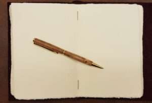 Boligrafo Pia en madera de ulivo toscano