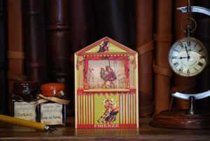Mini-Theater 'Feuerfresser' mit Pinocchio und Mädchen