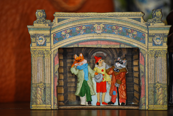 Mini-Theater mit Pinocchio, Fuchs und "blinder" Kater.