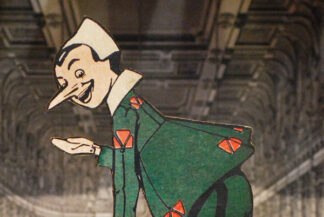 Pinocchio inchino, sagoma traforata a mano della serie 'Le avventure di Pinocchio'